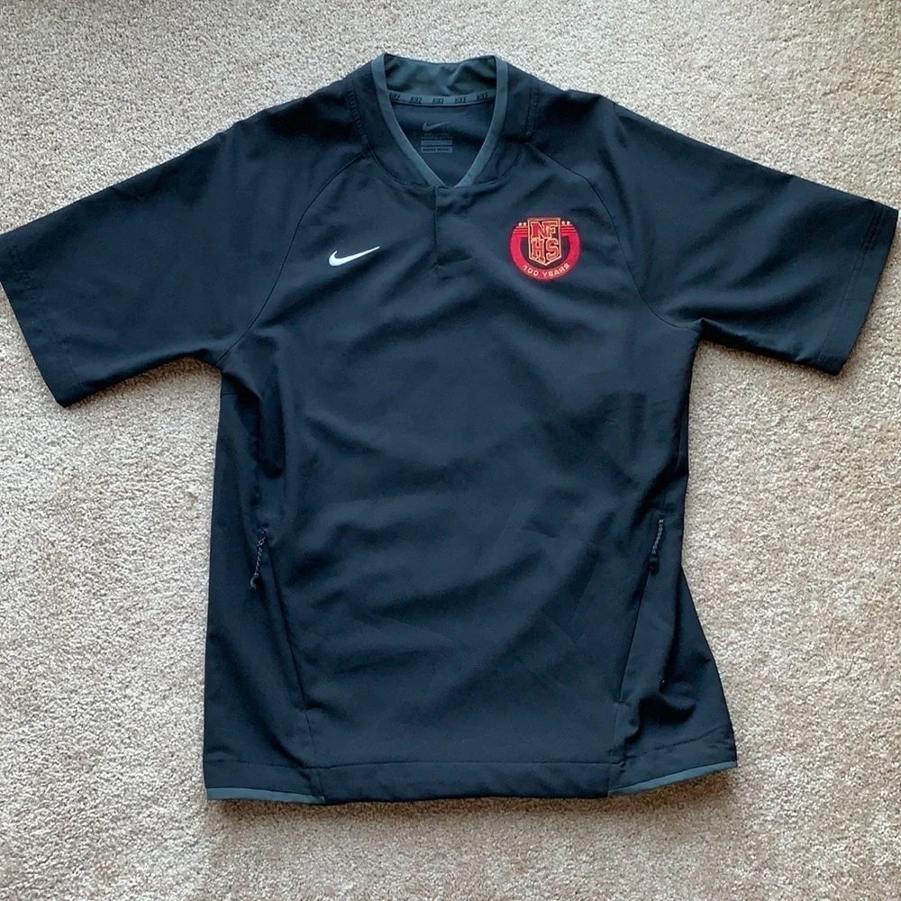 Nike short sleeve pullover